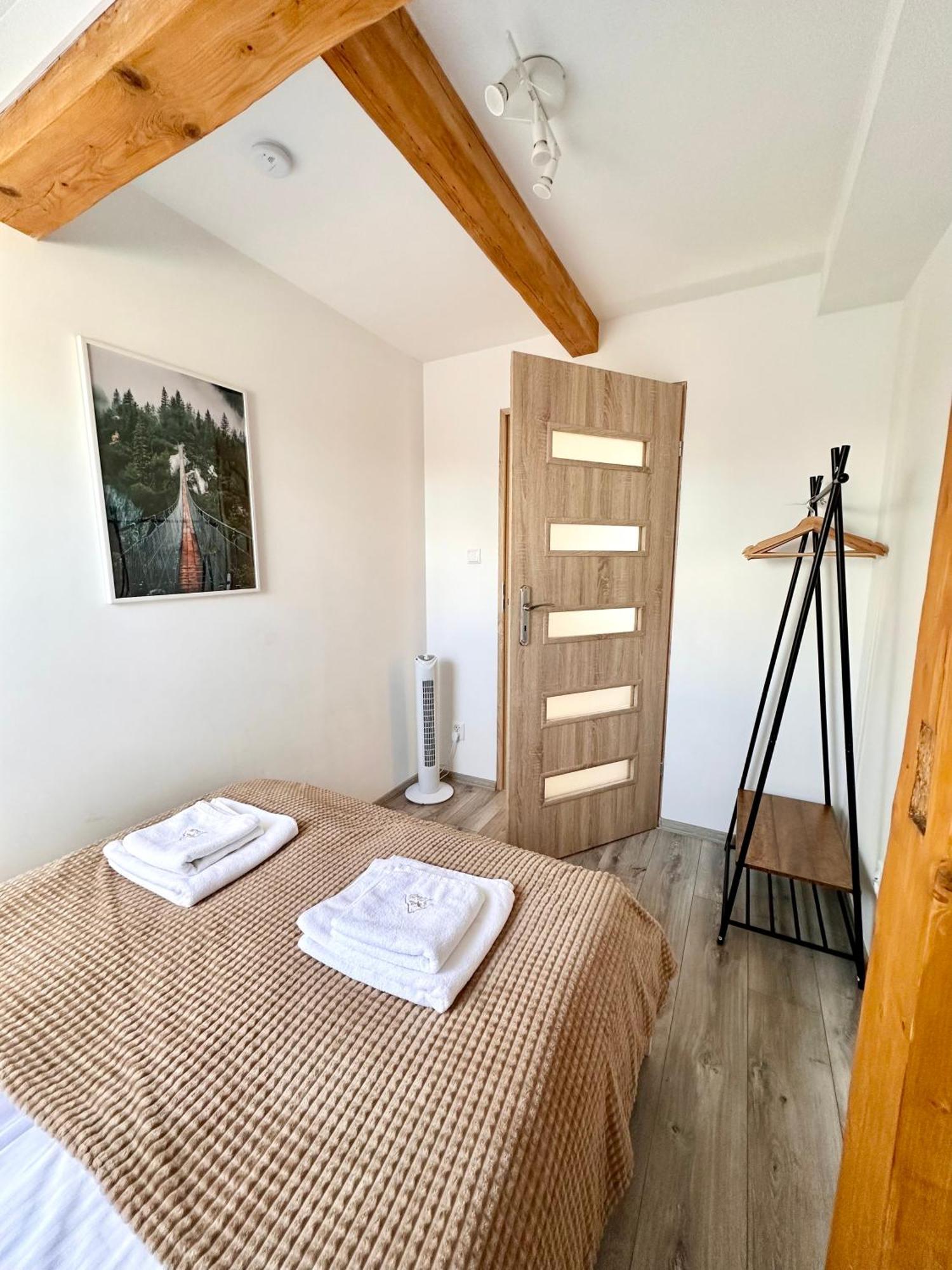 Klimatyczny Apartament Nr 8 Z Widokiem Na Gory Sowie Bielawa  Exteriér fotografie